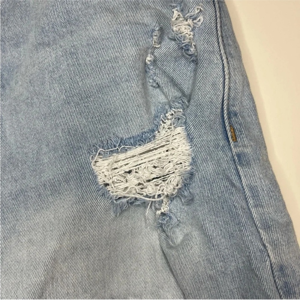 Abercrombie & Fitch 4” Curve Love High Rise Jean Shorts - Picture 4 of 8
